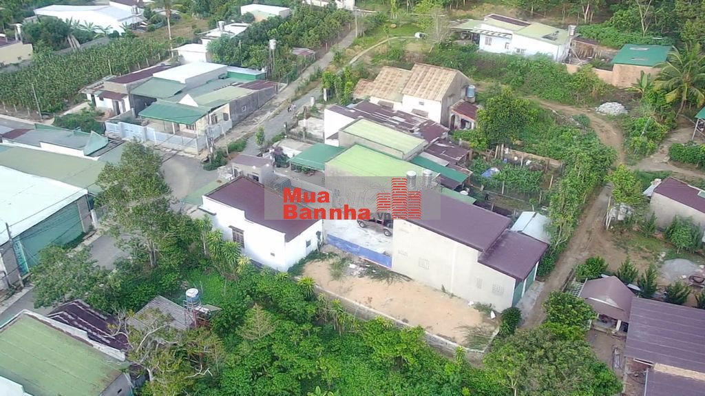 Bán nhà mặt tiền TP Bảo Lộc, 242m2, giá 2,61 tỉ