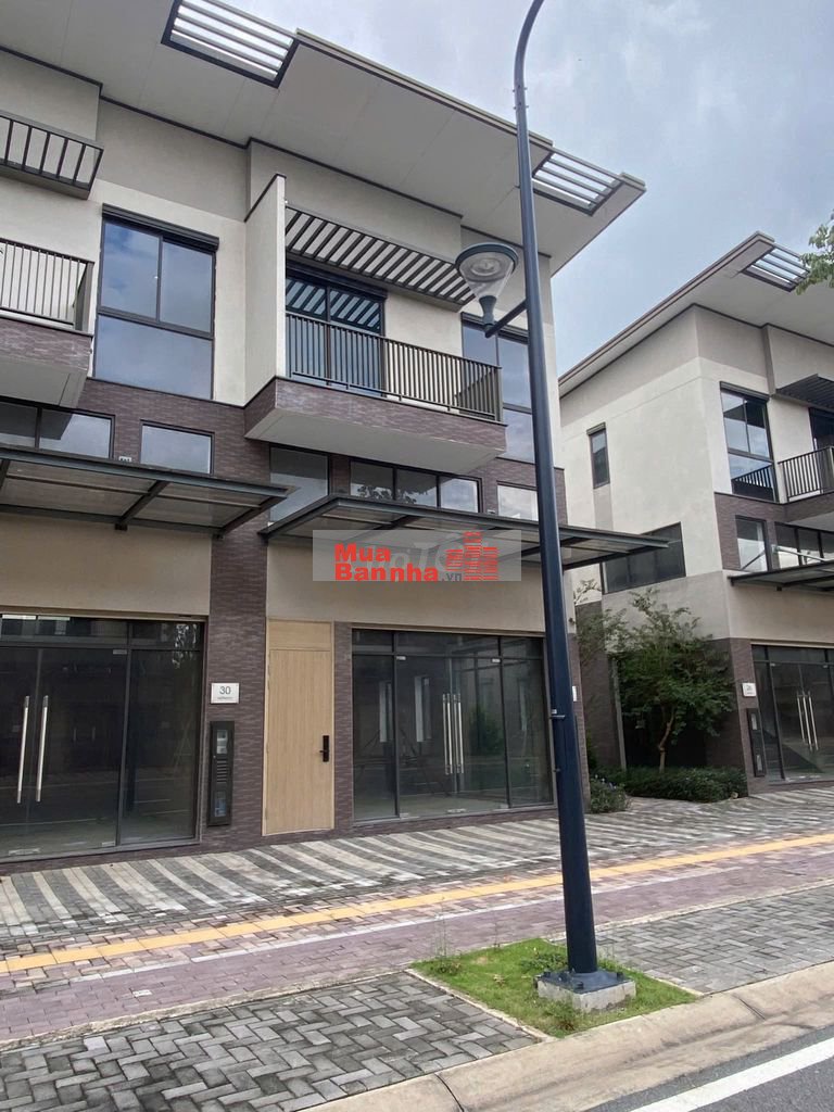 Bán shophoue 7ty bao phí thuế và 5% để ở và kinh doanh spa, cafe.v.v..