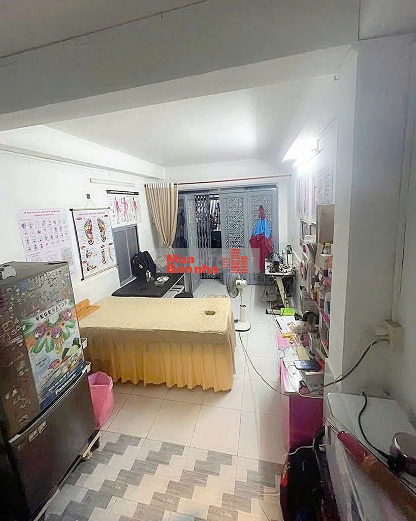 Nhà mới, ô tô đậu cửa, gần Trường THCS Tân Sơn Nhì.