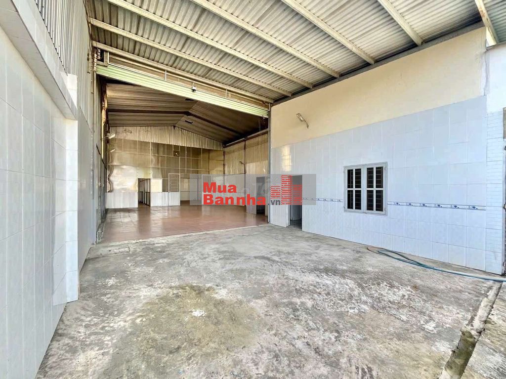 Nhà kho mặt tiền gần chợ Tân Phước Khánh Yp. Tân Uyên