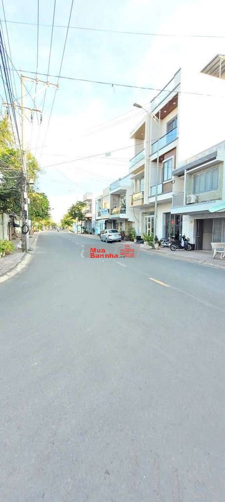 NHÀ 2 PHÒNG NGỦ Giá RẺ TRUNG TÂM P5 TP VĨNH LONG