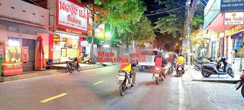 Bán nhà 3 tầng - Mặt tiền Đường Tam Hà, Thủ Đức