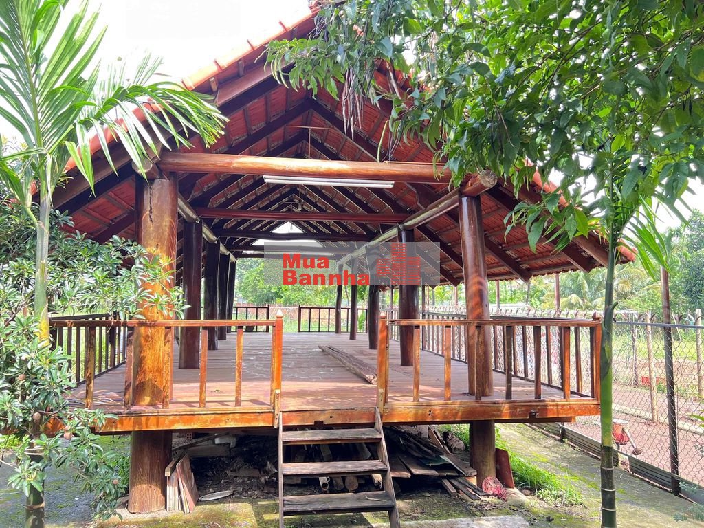 Bán nhà ở và kinh doanh