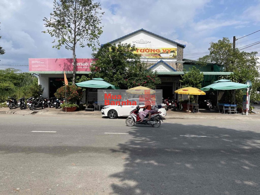 cần bán hoặc cho thuê nhà mặt tiền gốc, đang hoạt động kinh doanh