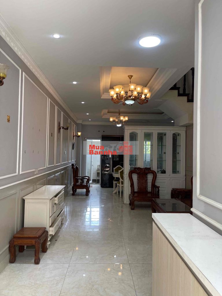 Nhà phố cơ bản 82m2 bán 11 tỷ LH Hương