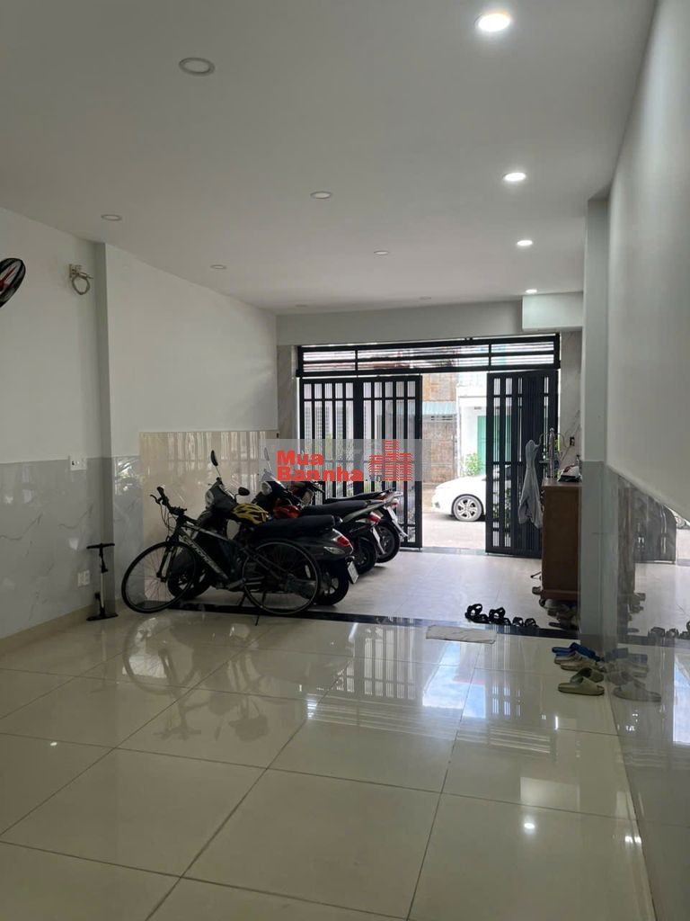 nhà phố 4 tầng , 8 phòng ngủ , thang máy , đ. Nguyễn tư Nghiêm