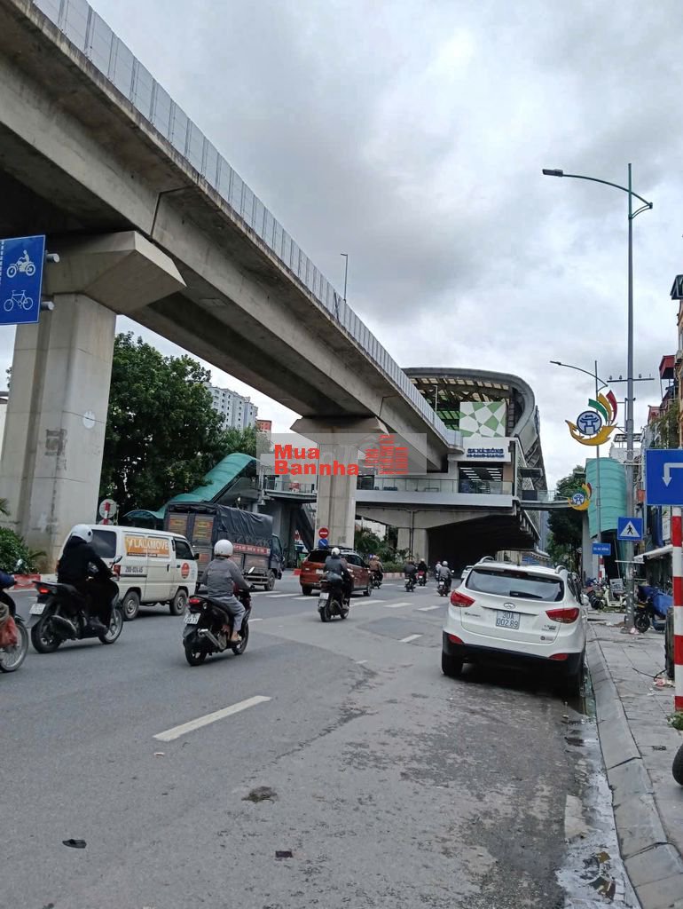 SIÊU HIẾM NHÀ TẠI HÀ ĐÔNG - OTO ĐỖ CỬA - 1 BƯỚC RA MẶT PHỐ QUANG TRUNG