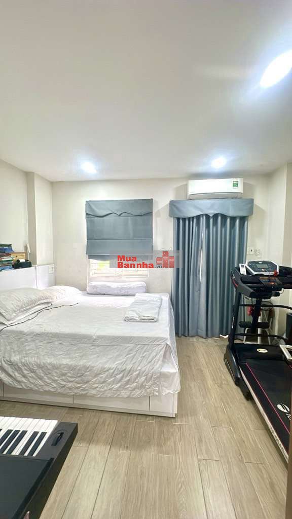 Mình bán nhà đẹp giá rẻ hẻm xe hơi Huỳnh Văn Bánh