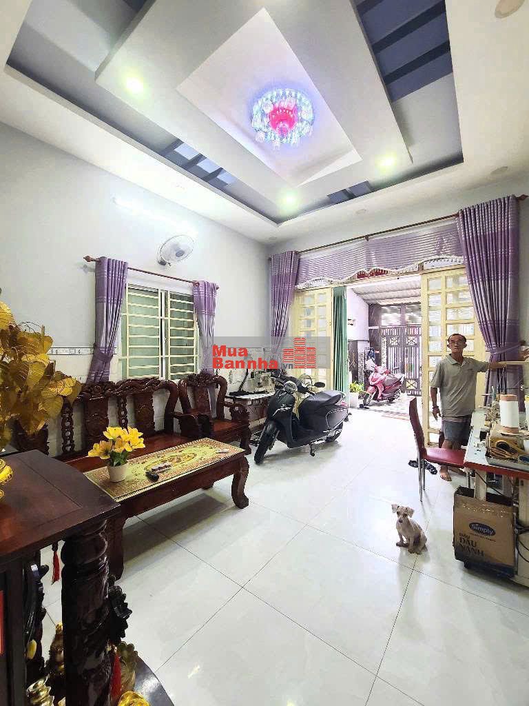 Nhà Quận 12. 8x21. Khu vực nhiều trường đại học. Dễ cho thuê.