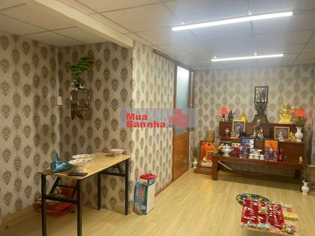 Nhà Thủ Đức, sổ hồng riêng, chưa tới 2 tỷ. Cách Phạm Văn Đồng 1km.