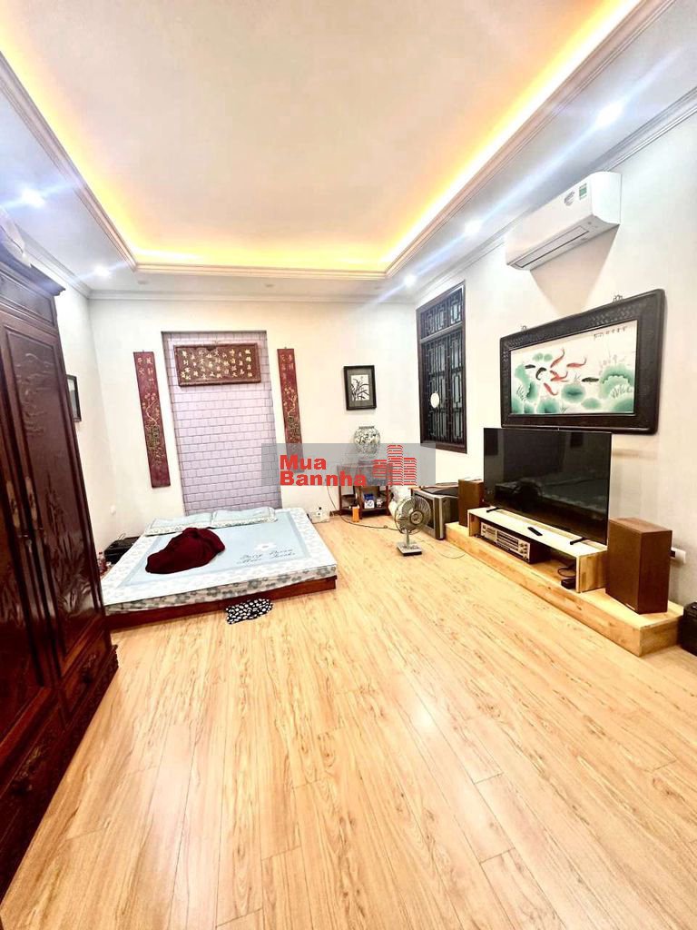 Hàng hiếm Giáp Bát, 9,25 tỷ, 31 m2, 3PN, 5 Tầng Ngõ Thông Ô Tô 20m