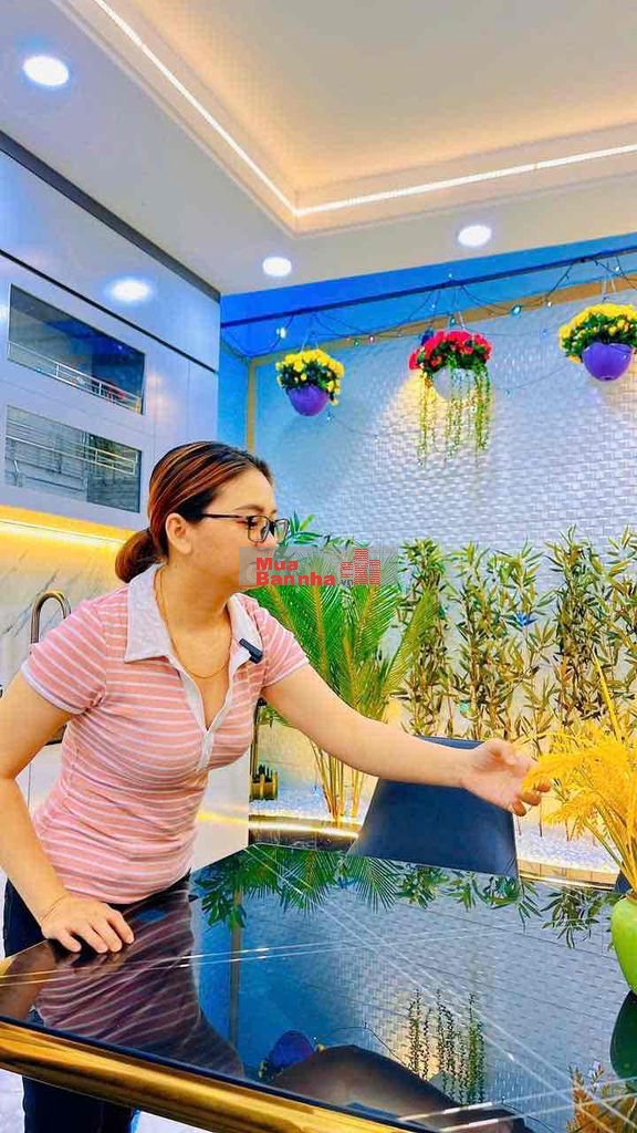 GIẢM 300TR BÁN NHANH HXH EMART 2 Gò Vấp, 4 TẦNG XÂY MỚI, Có phòng xông