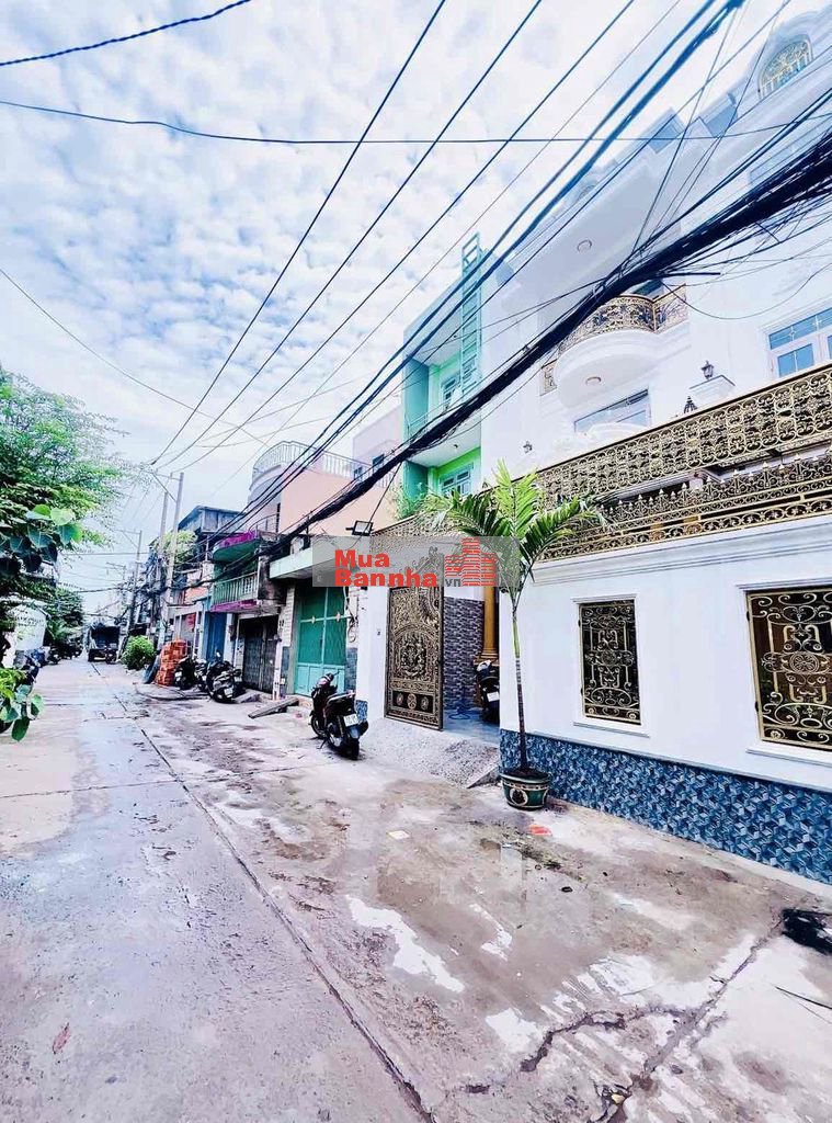 BIỆT THỰ NGANG 8 - GIÁP QUẬN 6 - 4 TẦNG - HẺM 7M OTO - NGỘP BANK