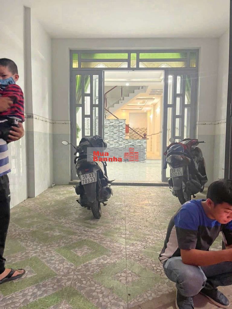 Bán nhà 1 trệt 1 lầu dt 80m2 gần tthc dĩ an