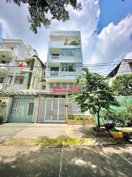 Nhà 5 tấm 6x20 Thang máy Ngay Gigamall Phạm Văn Đồng trước Công Viên