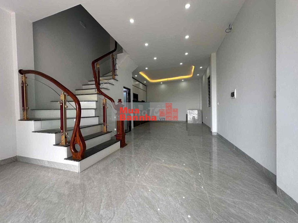 🌟 BÁN ĐẤT TẶNG NHÀ 3 TẦNG – VỊ TRÍ ĐẮC ĐỊA ✅ Ô tô vào tận nhà – chỉ c