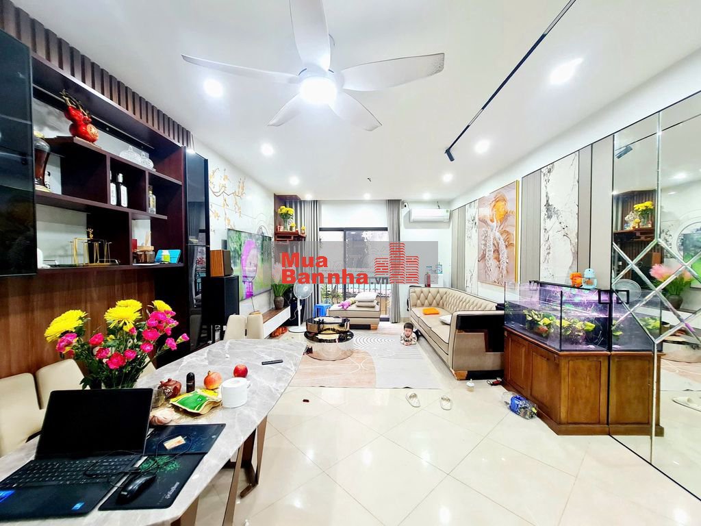 Bán nhà Dương Quảng Hàm, 5 ngủ, dân xây chắc,tặng nội thất, 55m 6 tầng