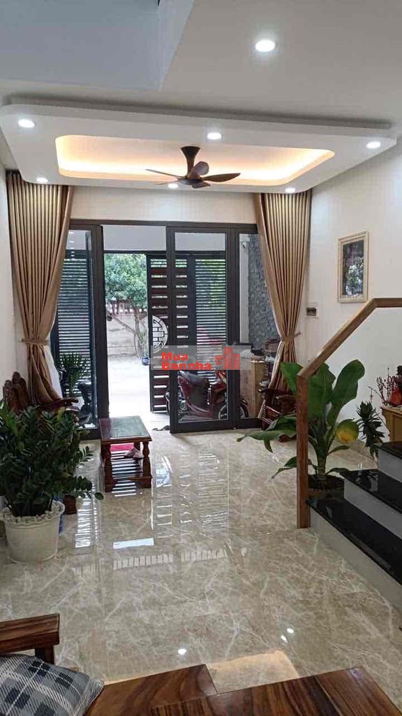 Bán Nhà 3 Tầng mặt đường Thoại Ngọc Hầu , Giá 7.5 tỷ, cách biển 800m.