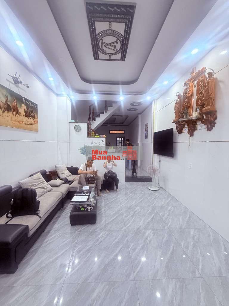 Nhà 4 x 20 m, 3 tầng, gần Lê Trọng Tấn, Bình Tân. Giáp Tân Phú.