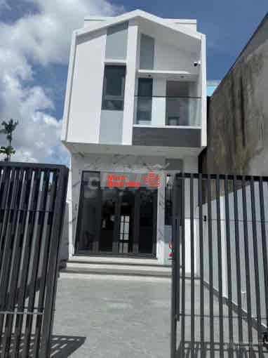 Nhà lầu hẻm 104m2, 3 phòng ngủ, đường đoàn nguyễn tuấn