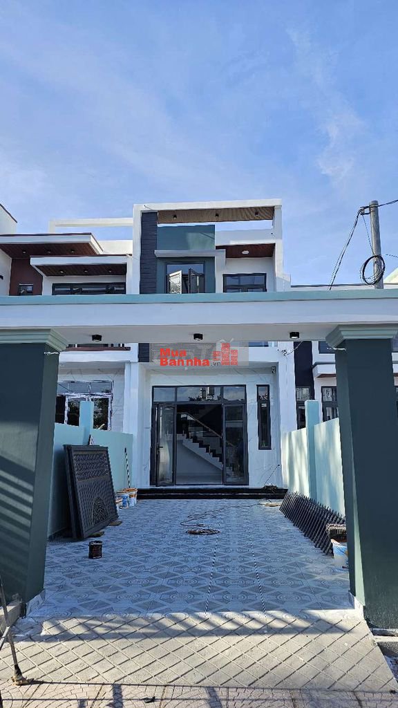 Nhà 1 trệt 1 lầu 4PN sân xe hơi giá chỉ 2 tỷ 060 thương lượng