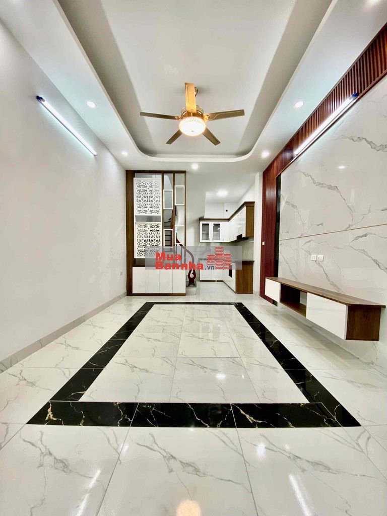 BÁN NHÀ CỔ LINH- THẠCH BÀN 31M 5T Ô TÔ ĐỖ CỔNG- MỚI TINH GIÁ 5,8 TỶ