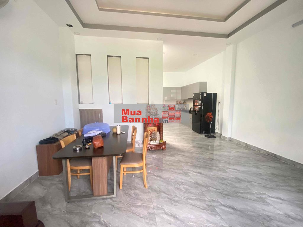 Bán nhà đang ở giá tốt 82m2 2lau 3P xã Tân Quý Tây