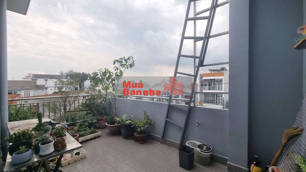 NHÀ ĐẸP 3 TẦNG LUNG LINH