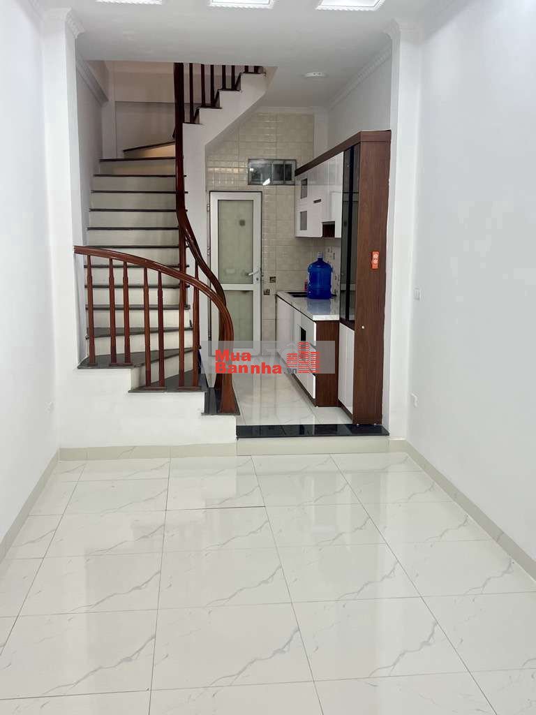 Chỉ 6,5 tỷ nhà đẹp 192 Tựu Liệt hoàng mai dt35m2x5t mt3,4m gần phố oto