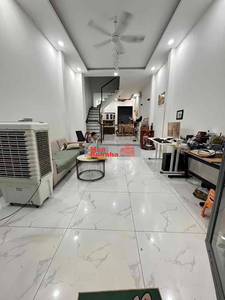 bán gấp nhà ngay Aeon 4x17m 6tỷ350 hxh shr hoàn công đủ