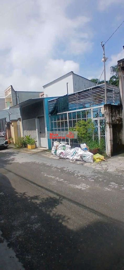 GấpBán NhàSHRmặt tiền nhựaTânXuân 7 kd buôn bán OK 4*20m Giá 4tỷ 200tr