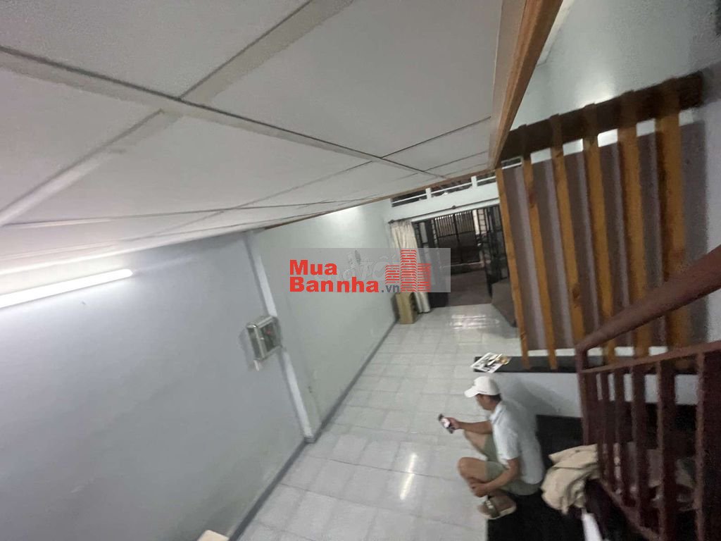 NHÀ HẺM XE TẢI NHỈNH 6 TỶ ĐỐI DIỆN VẠN PHÚC CITY