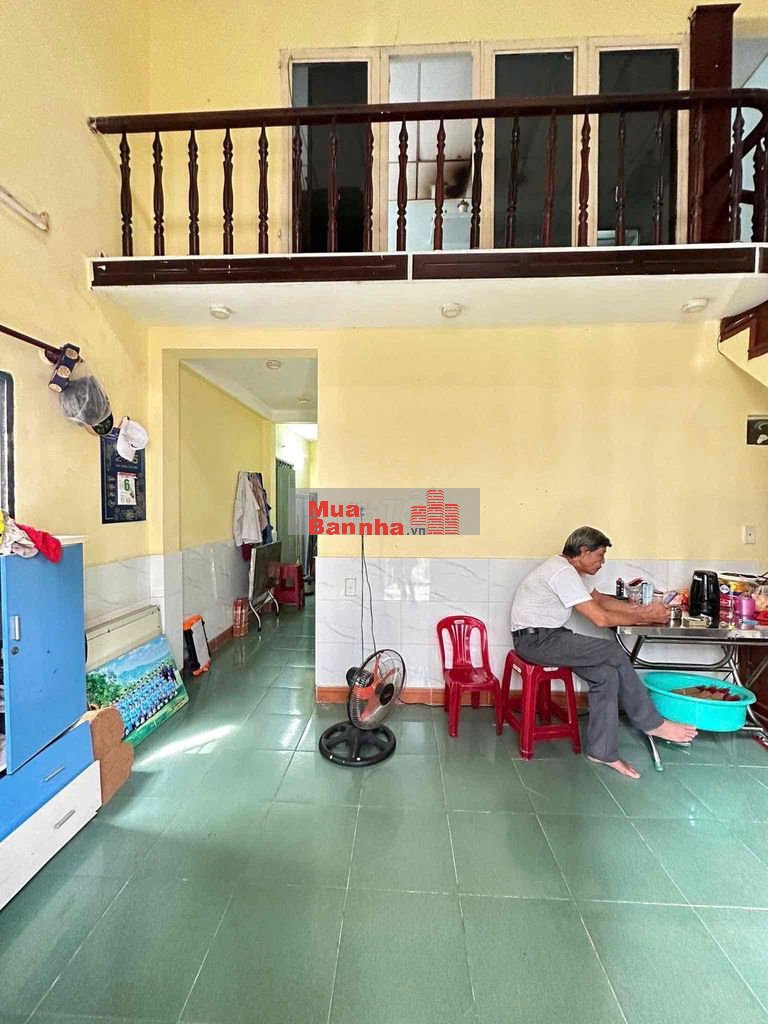 c4 gác lửng đúc sau lưng mt tôn đản chỉ 2750