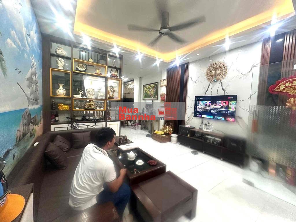 Gần ô tô phố Minh Khai, ngõ rộng 3m, 1 nhà ra phố, lô góc, 42m