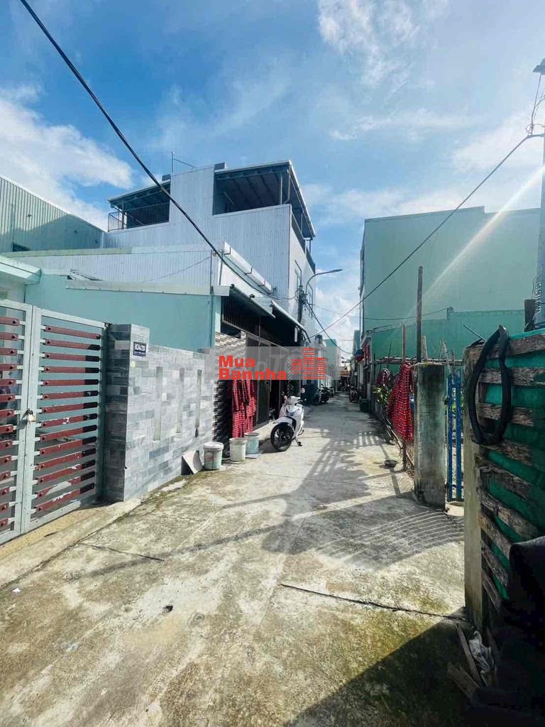 Nhà cấp 4 gác lửng diện tích khủng 165m ngang 8m