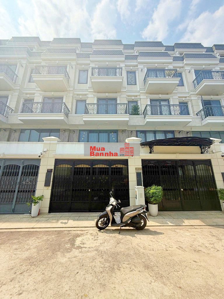 NHÀ 5 TẦNG NGAY CỔNG VẠN PHÚC- HƯỚNG ĐÔNG NAM, TẶNG NỘI THẤT