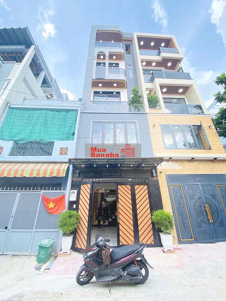 NHÀ ĐẸP MỚI 4 LẦU XE HƠI VÀO NHÀ. NỘI THẤT SANG TRỌNG GIAP TÂN PHÚ