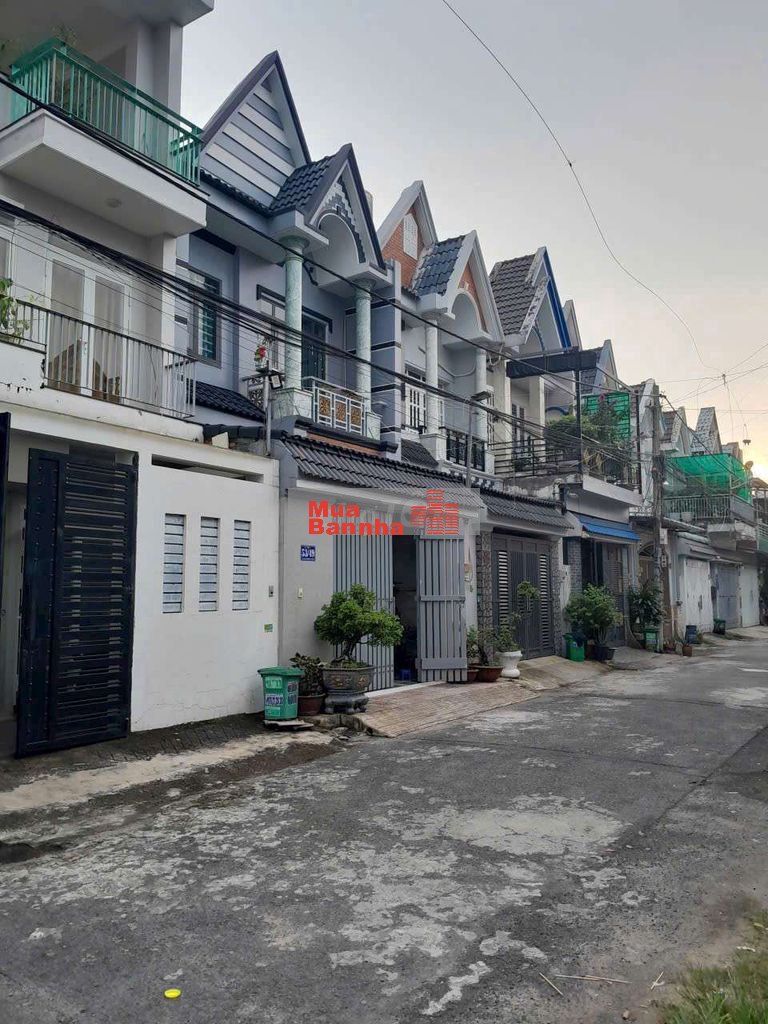 Bán nhà 5 x 16 hẻm nhựa 6m,nhà 2 tầng sạch đẹp chắc chắn