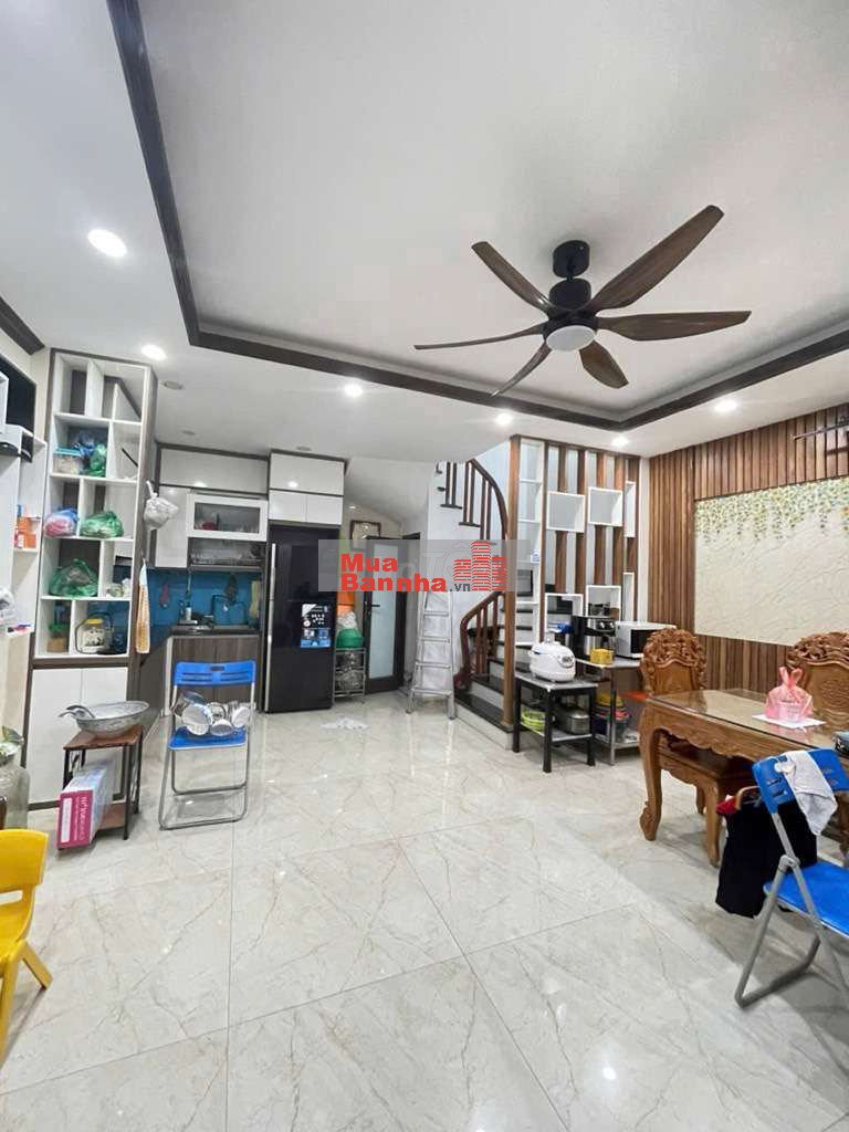 CẦN BÁN NHÀ THÁI HÀ DT 50M X 6 TẦNG