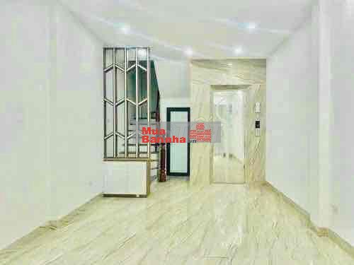 Sát phố Trần Khát Chân nhà mới kinh koong thang máy nhập khẩu kinh doa