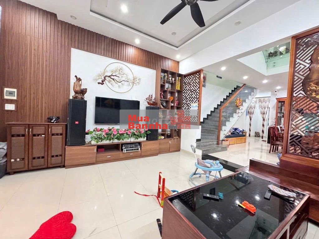 Bán nhà 2 tầng 2 mê mặt tiền đường Ngô Nhân Tịnh- Hoà An-gần bến xe