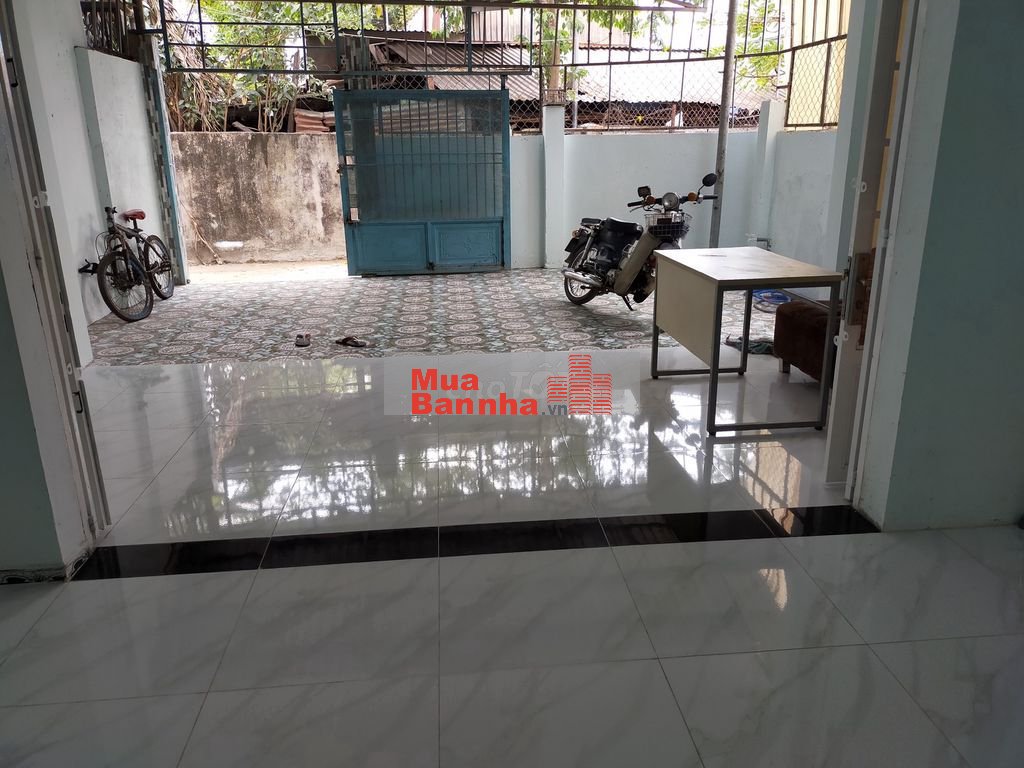 cần bán nhà cấp 4 ,108 m2 ,hóc môn , hẽm xe hơi đến nhà, gần chợ