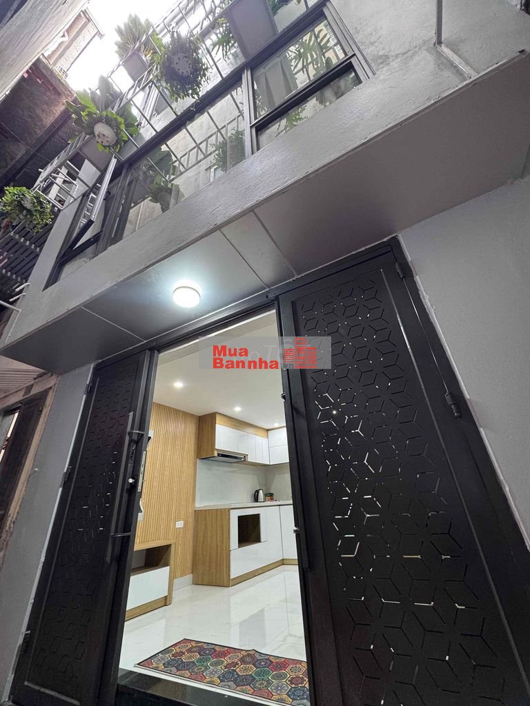 NHÀ 4 TẦNG 3 PHÒNG NGỦ MỚI XÂY NGÁCH 575/18 KIM MÃ