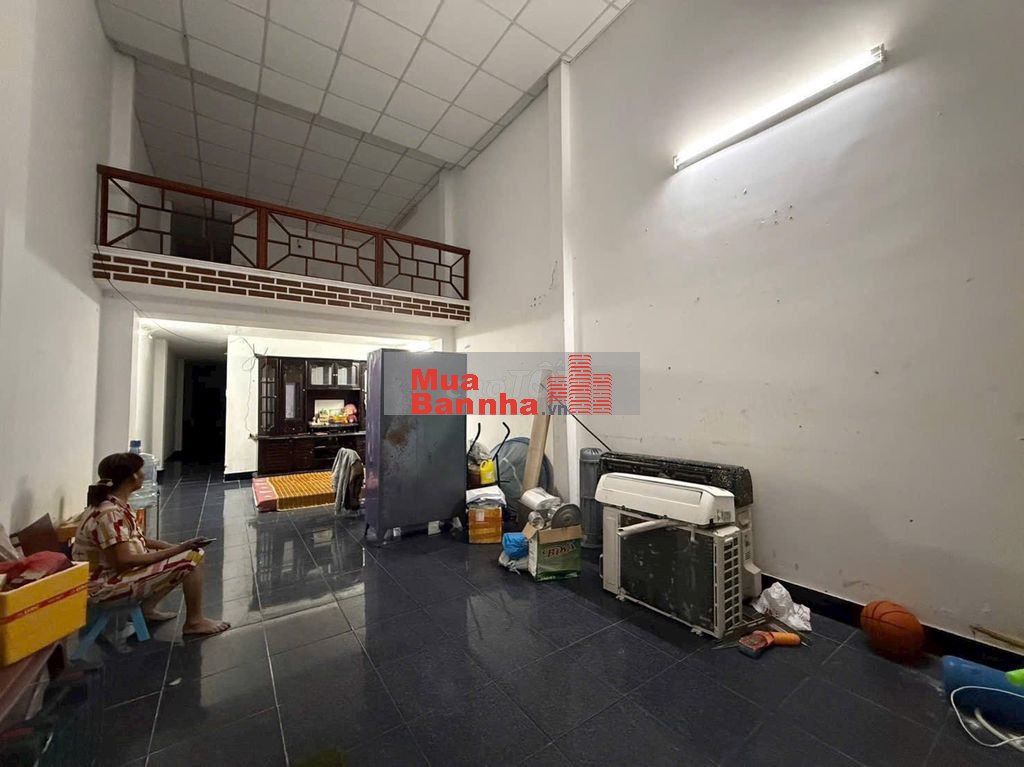 🏩 Bán nhà mt đường Giáp Văn Cương, 80m2, 5.x tỷ tl