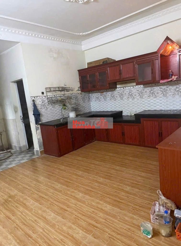 Bán nhà 2 tầng đúc MT đường Văn Thánh 2, gần hồ Bàu Tràm, DT 5x21m