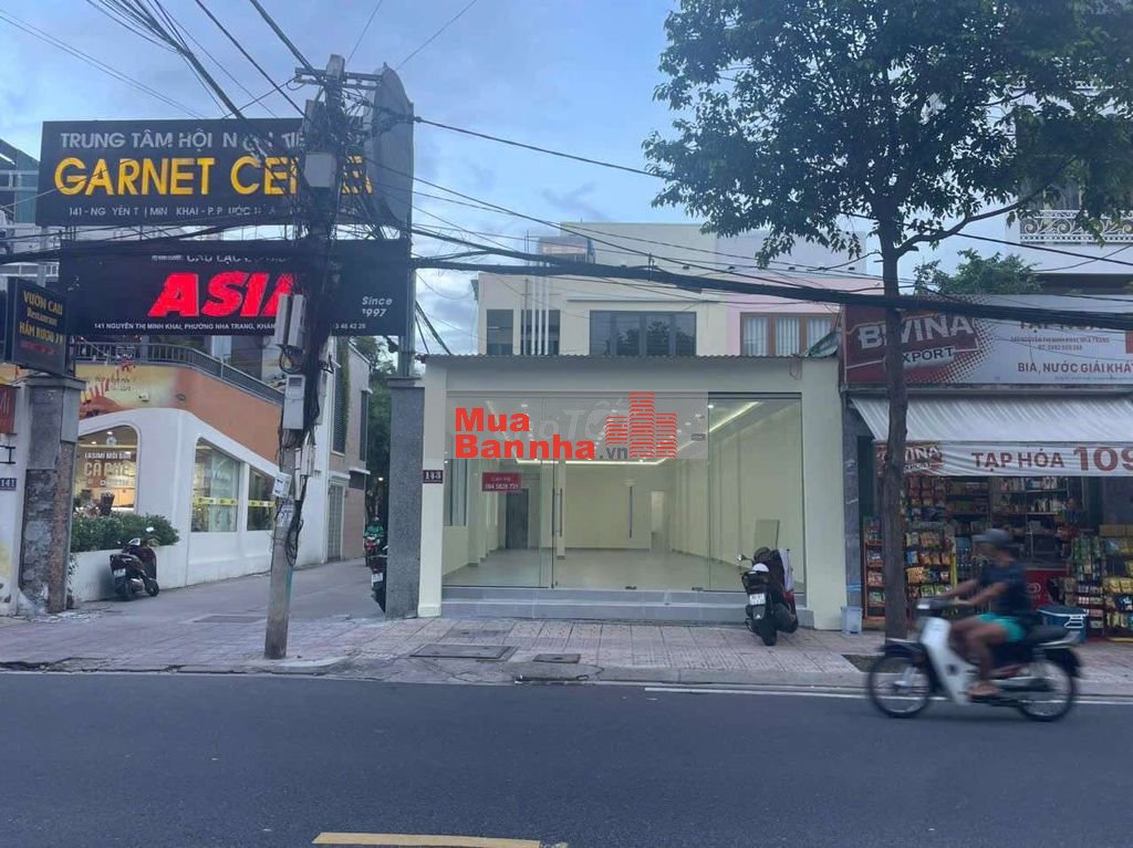 Bán nhà 2 mặt tiền đường Nguyễn Thị Minh Khai giá tốt