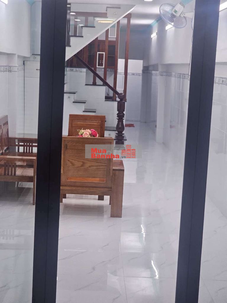 3,2 x 20 một trệt một lầu ba phòng ngủ chính chủ