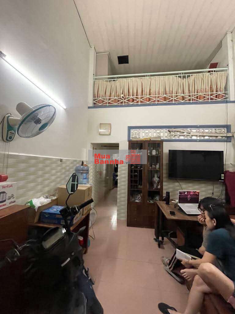 BÁN NHÀ NGỘP GIÁ RẺ PHAN VĂN HỚN VỊ TRÍ ĐẸP QUẬN 12 DT 57M² HẺM XE HƠI