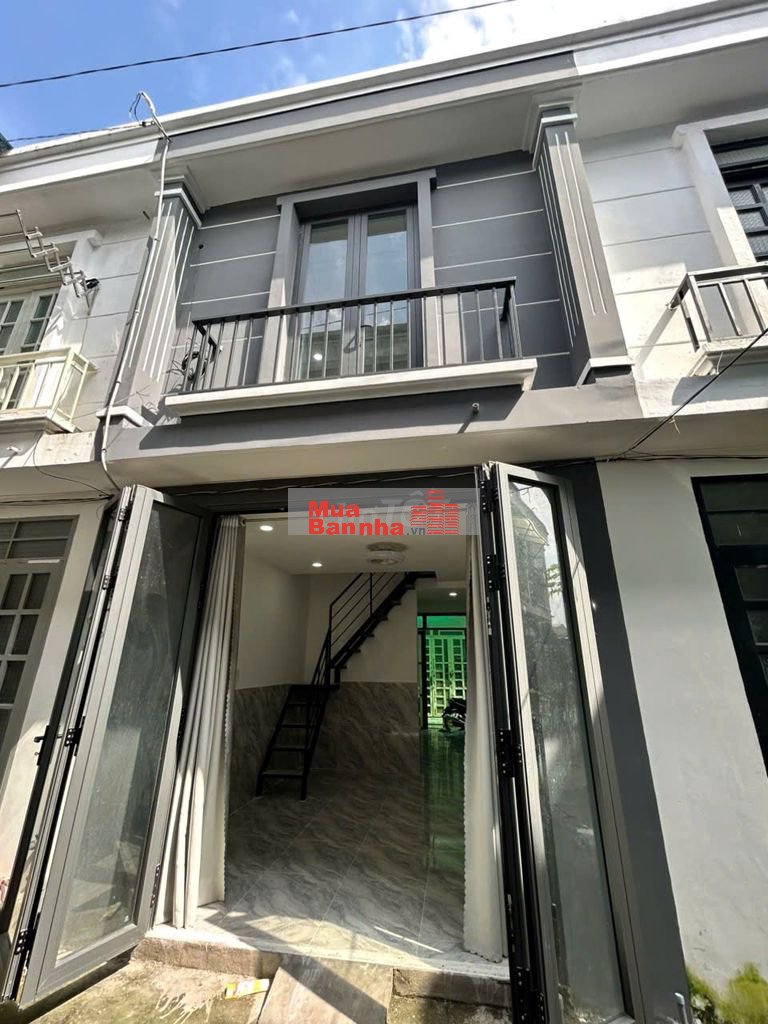 Nhà 2 mặt tiền 28m2, 2 phòng ngủ, 2 toilet, 2 ban công