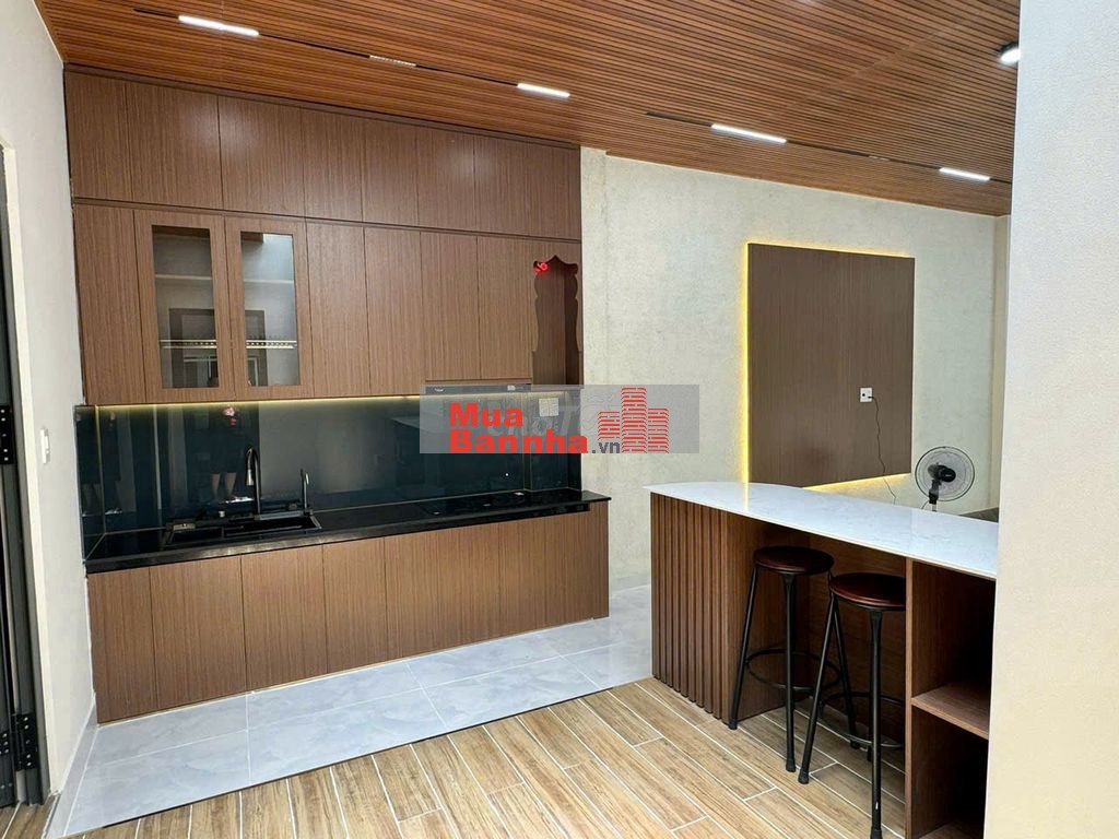 Bán gấp nhà DT 6x20, mặt tiền đường Thương Mại, Trung Chánh